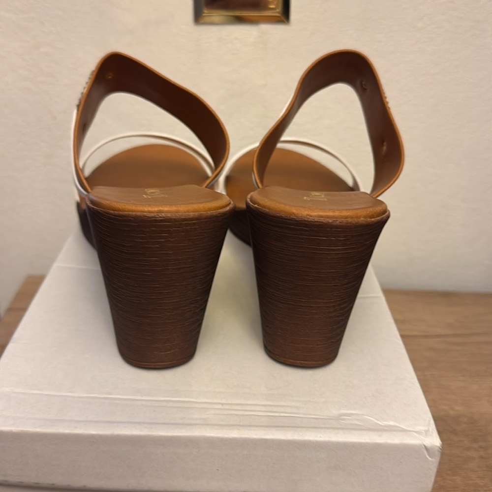 NIB Toscanella wedge sandals size 9.5. - Picture 3 of 5